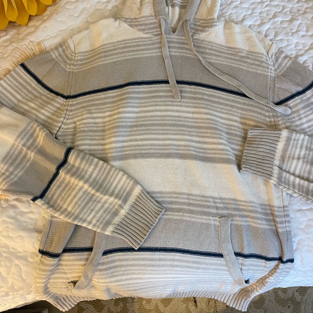 Sweater - Picture 3 of 6